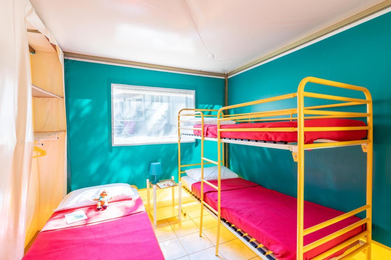 Camping Les Reflets Du Quercy Hotell Crayssac Exteriör bild