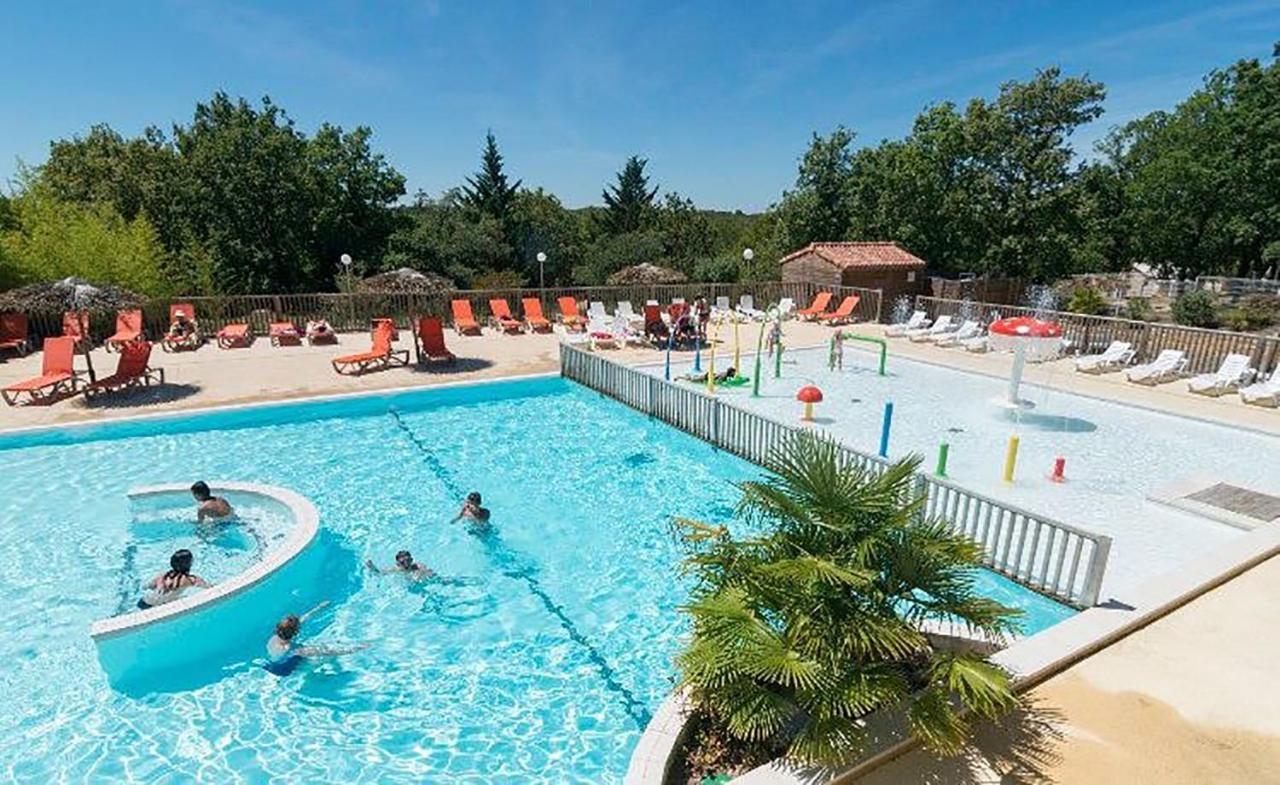 Camping Les Reflets Du Quercy Hotell Crayssac Exteriör bild
