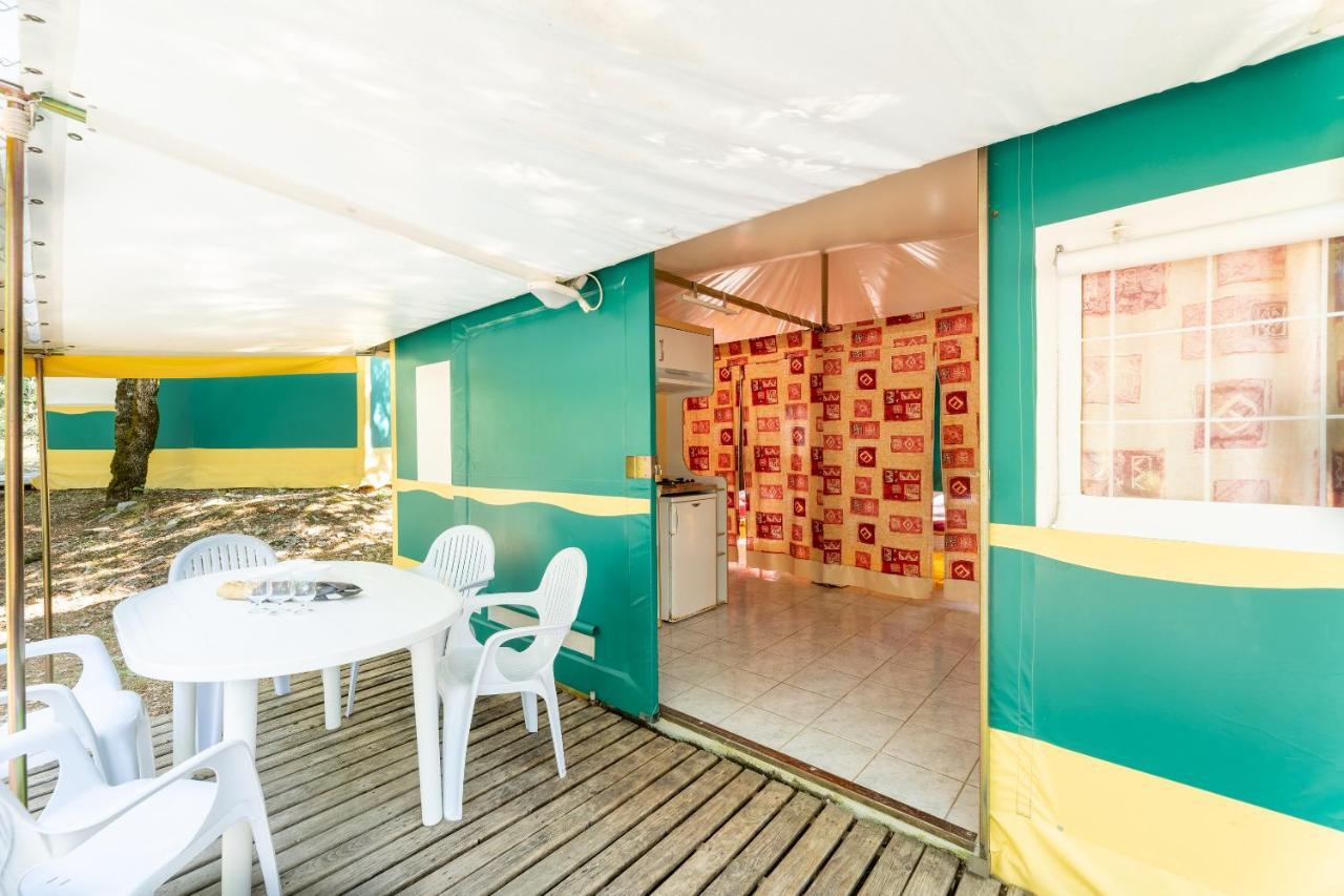 Camping Les Reflets Du Quercy Hotell Crayssac Exteriör bild