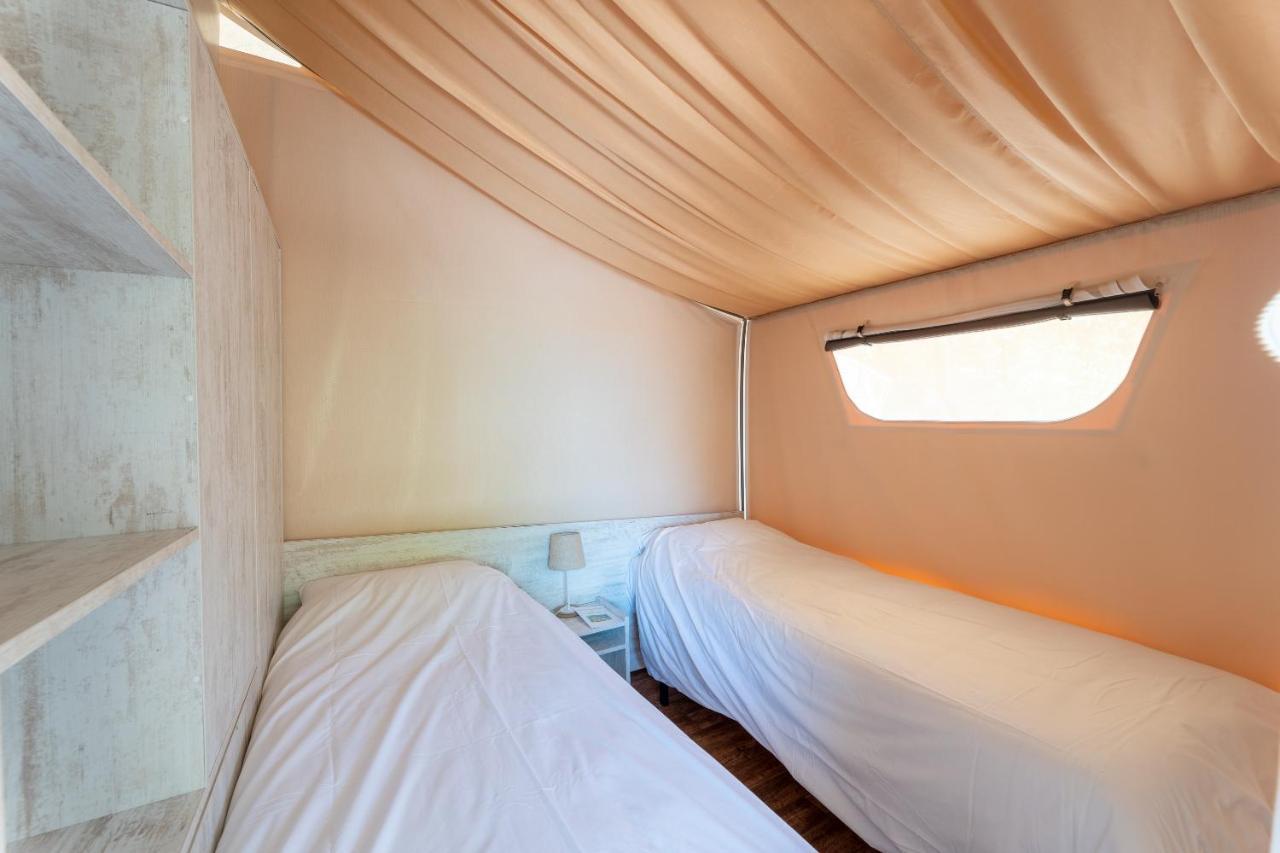 Camping Les Reflets Du Quercy Hotell Crayssac Exteriör bild