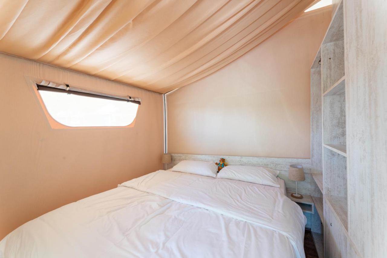 Camping Les Reflets Du Quercy Hotell Crayssac Exteriör bild
